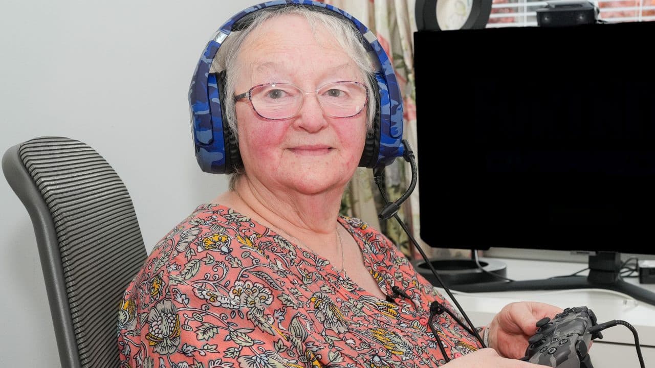 78-летняя бабушка стала самой пожилой стримершей Fortnite в мире