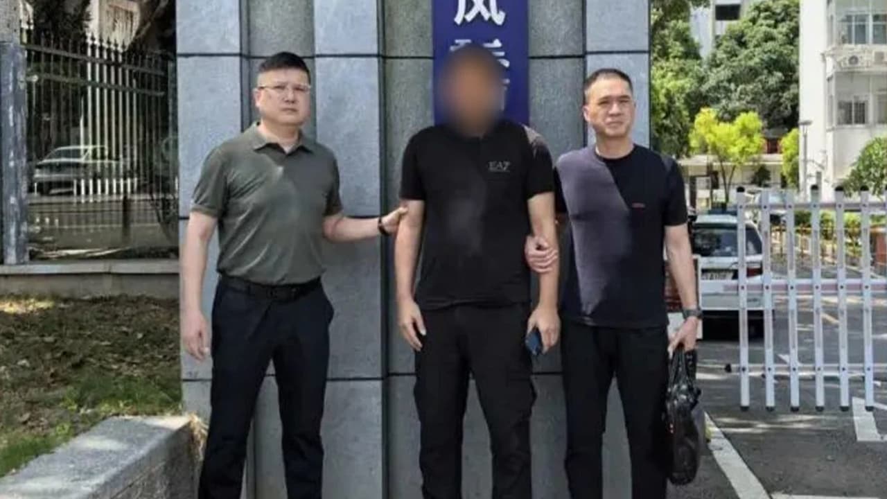 В Китае беглец 19 лет выдавал себя за погибшего близнеца, пока его не разоблачила бывшая девушка брата